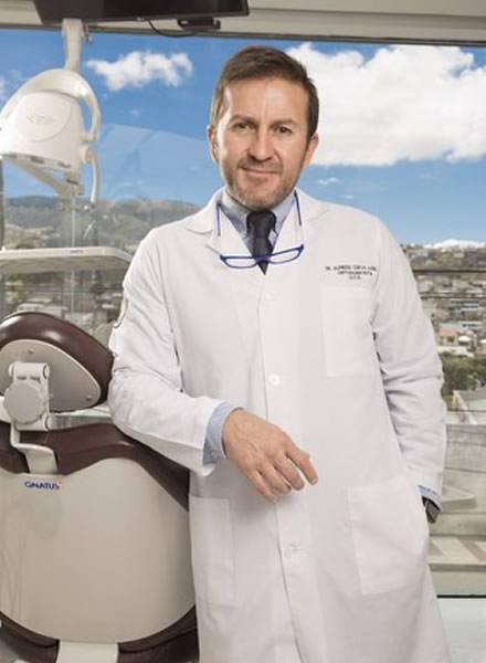 Dr. Alfredo Cueva Ludeña