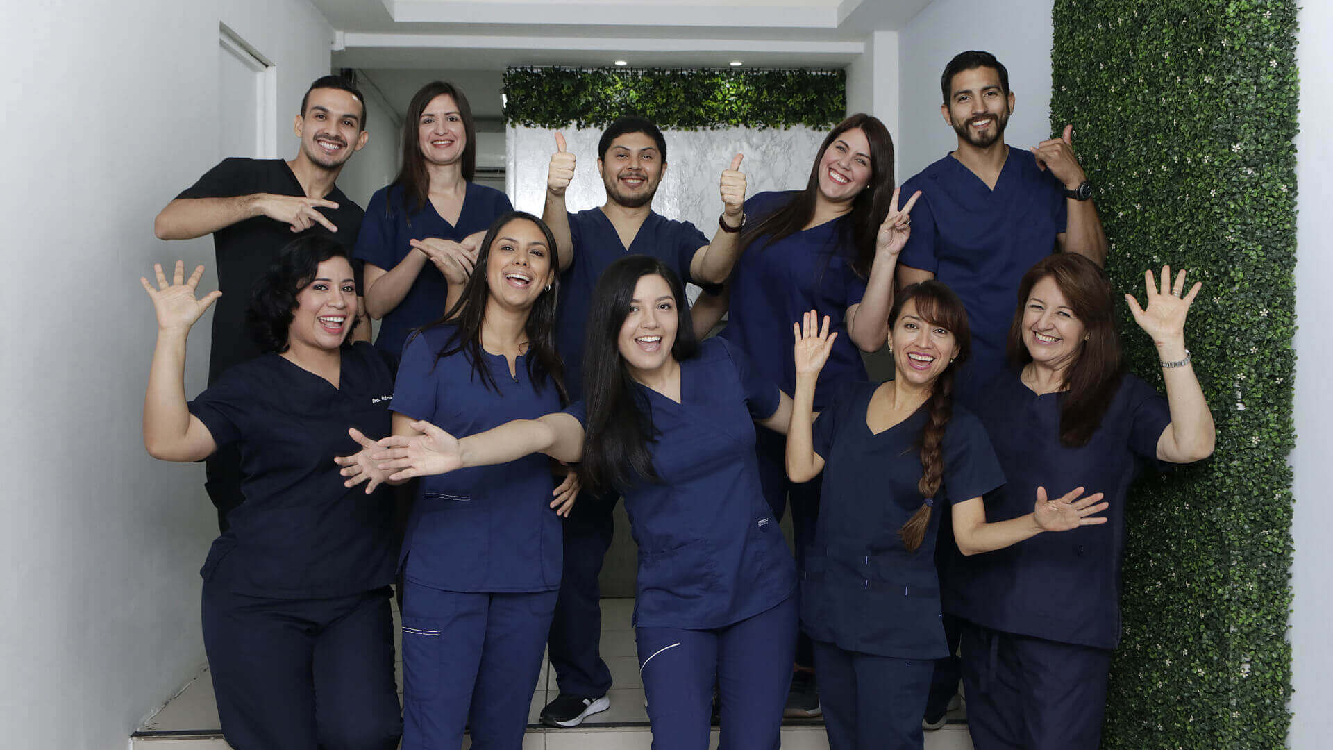 Promoción de Limpieza dental + consulta 😁 y obtén GRATIS nuestro kit de higiene dental Predent